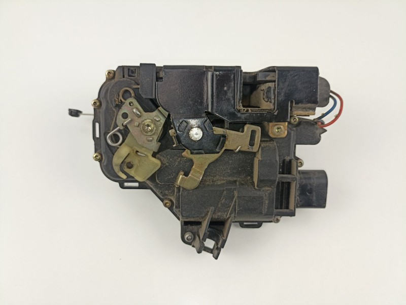 Recambio de cerradura puerta delantera derecha para seat leon (1m1) 1.8 20v referencia OEM IAM 3B1837016A  