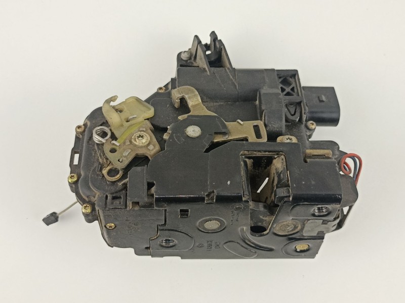 Recambio de cerradura puerta delantera izquierda para seat leon (1m1) 1.8 20v referencia OEM IAM 3B1837015A  