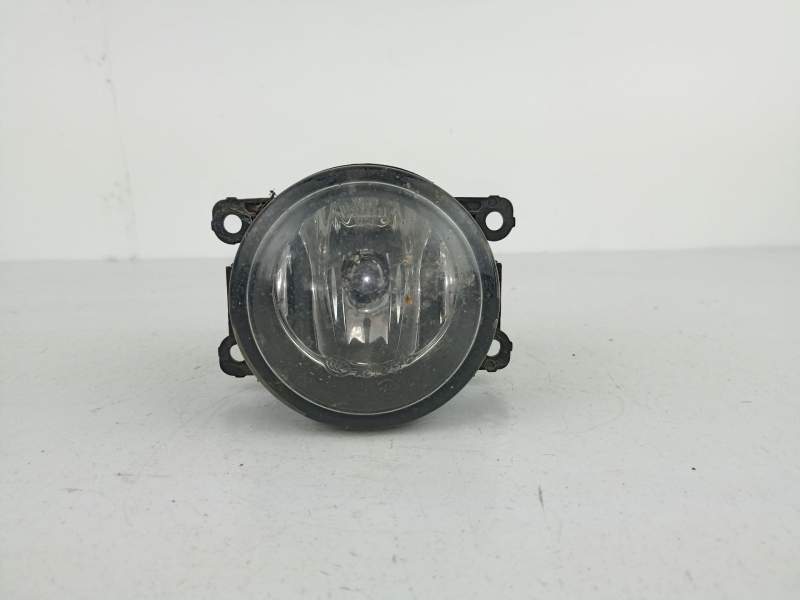 Recambio de antiniebla derecho para dacia sandero 1.2 g - d4f f732 referencia OEM IAM 8200074008  