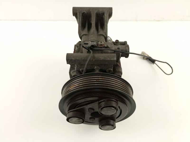 Recambio de compresor aire acondicionado para mazda 2 (de) 1.5 g /zy 103 cv 5puertas 5velocidades referencia OEM IAM D65161K00B 