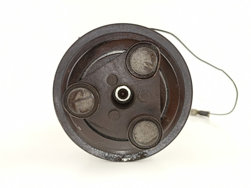 Recambio de compresor aire acondicionado para mazda 2 (de) 1.5 g /zy 103 cv 5puertas 5velocidades referencia OEM IAM D65161K00B 