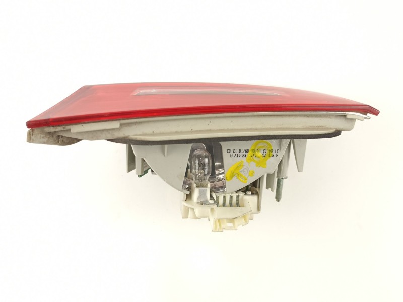 Recambio de piloto porton derecho para bmw serie 3 berlina (e90) 320d referencia OEM IAM 4871734  63214871734