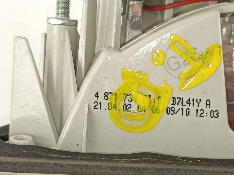 Recambio de piloto porton derecho para bmw serie 3 berlina (e90) 320d referencia OEM IAM 4871734  63214871734