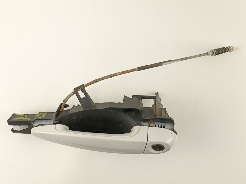 Recambio de manilla delantera izquierda para bmw serie 3 berlina (e90) 320d referencia OEM IAM 51217060669  51227199835