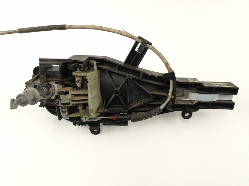 Recambio de manilla delantera izquierda para bmw serie 3 berlina (e90) 320d referencia OEM IAM 51217060669  51227199835