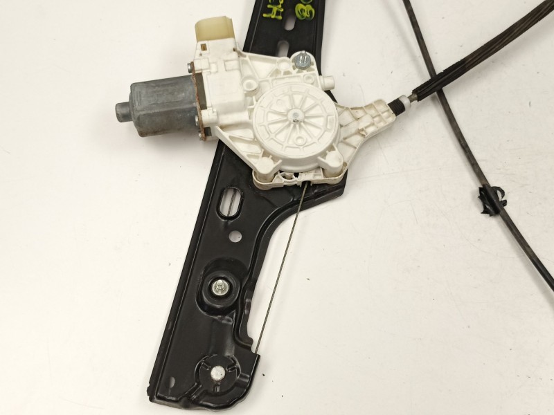 Recambio de elevalunas delantero derecho para bmw serie 3 berlina (e90) 320d referencia OEM IAM 7060266 0130822227 7140588