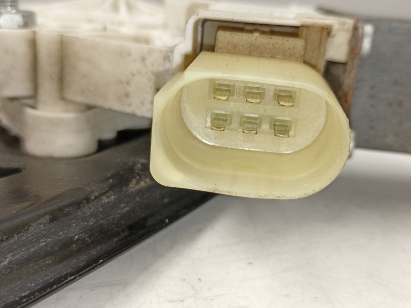 Recambio de elevalunas delantero derecho para bmw serie 3 berlina (e90) 320d referencia OEM IAM 7060266 0130822227 7140588