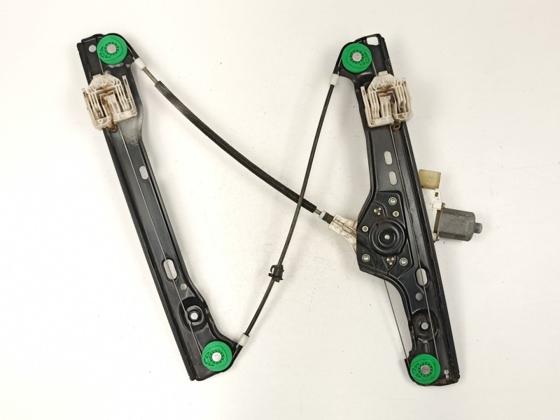 Recambio de elevalunas delantero derecho para bmw serie 3 berlina (e90) 320d referencia OEM IAM 7060266 0130822227 7140588