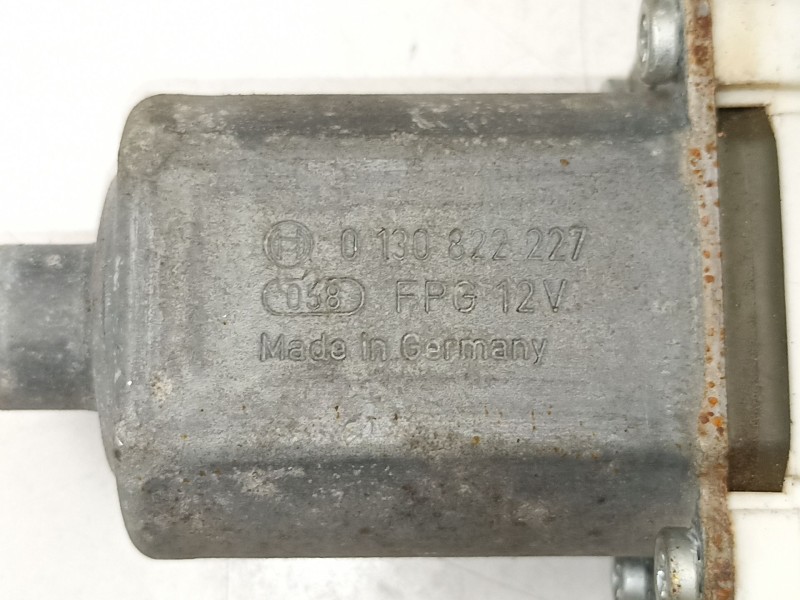 Recambio de elevalunas delantero derecho para bmw serie 3 berlina (e90) 320d referencia OEM IAM 7060266 0130822227 7140588