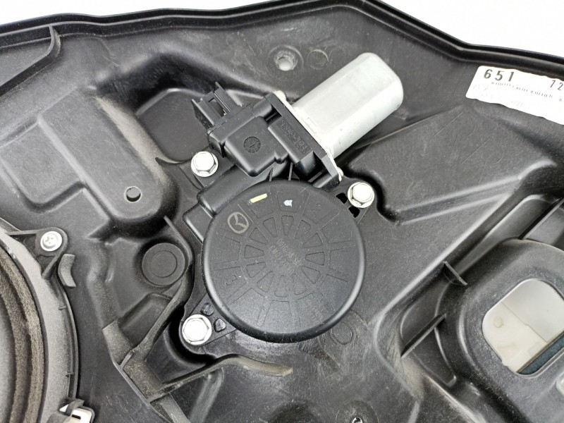 Recambio de elevalunas trasero derecho para mazda 2 (de) 1.5 g /zy 103 cv 5puertas 5velocidades referencia OEM IAM D6517297XB 71