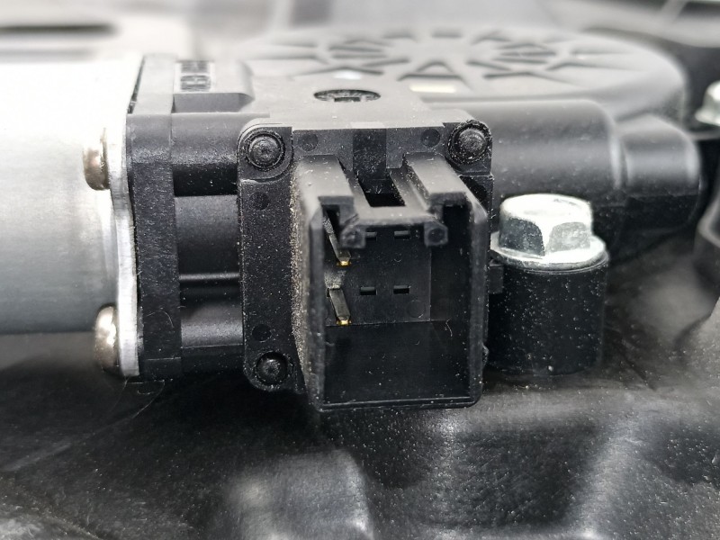 Recambio de elevalunas trasero derecho para mazda 2 (de) 1.5 g /zy 103 cv 5puertas 5velocidades referencia OEM IAM D6517297XB 71