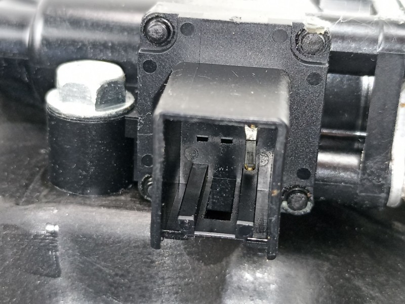 Recambio de elevalunas trasero izquierdo para mazda 2 (de) 1.5 g /zy 103 cv 5puertas 5velocidades referencia OEM IAM D6517397XB 