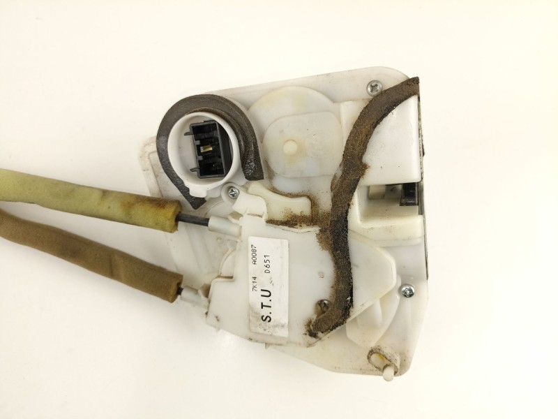 Recambio de cerradura puerta trasera derecha para mazda 2 (de) 1.5 g /zy 103 cv 5puertas 5velocidades referencia OEM IAM D651723