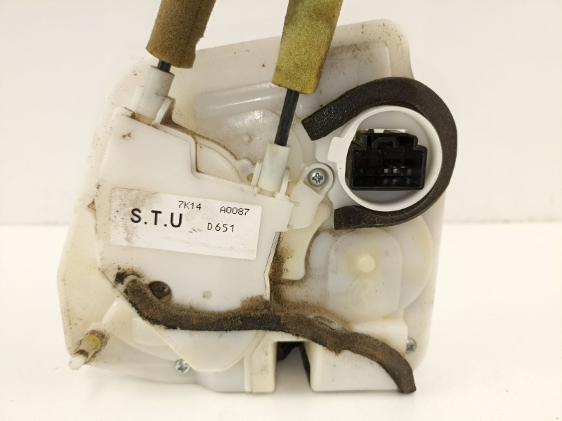 Recambio de cerradura puerta trasera derecha para mazda 2 (de) 1.5 g /zy 103 cv 5puertas 5velocidades referencia OEM IAM D651723