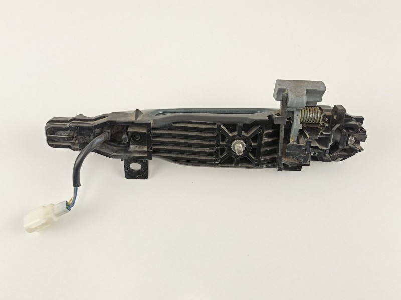 Recambio de manilla delantera derecha para mazda 2 (de) 1.5 g /zy 103 cv 5puertas 5velocidades referencia OEM IAM D6515842XE  DF