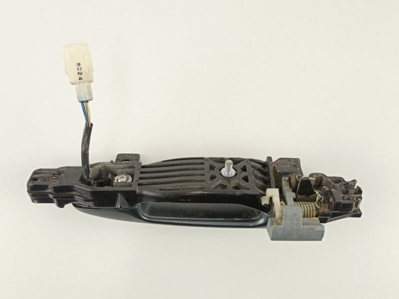 Recambio de manilla delantera izquierda para mazda 2 (de) 1.5 g /zy 103 cv 5puertas 5velocidades referencia OEM IAM D6515942XE  