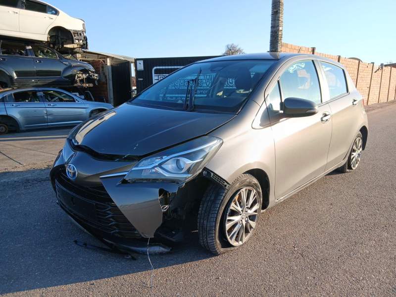 TOYOTA YARIS (_P13_)