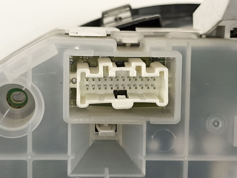 Recambio de cuadro instrumentos para mazda 2 (de) 1.5 g /zy 103 cv 5puertas 5velocidades referencia OEM IAM D01J55430 ANDF75C 