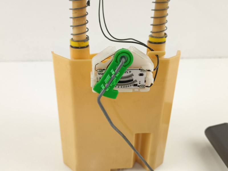 Recambio de bomba combustible aforador para renault clio grandtour business referencia OEM IAM 8200906204  