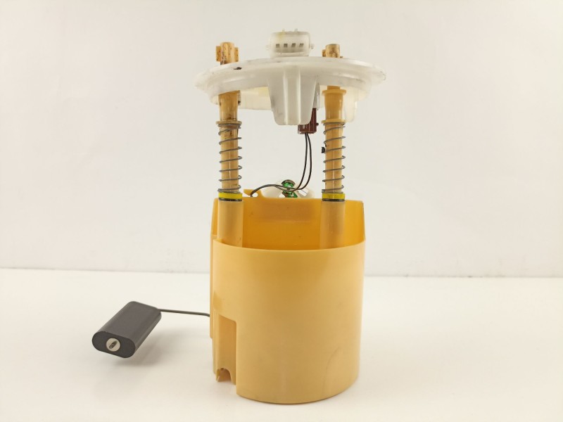 Recambio de bomba combustible aforador para renault clio grandtour business referencia OEM IAM 8200906204  