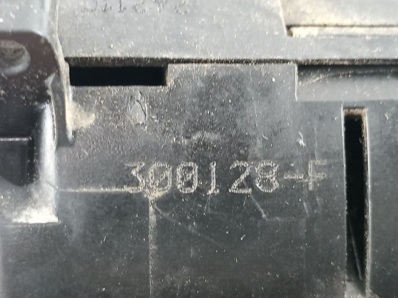 Recambio de cerradura puerta trasera izquierda para renault clio grandtour business referencia OEM IAM 8200300128 300128F 