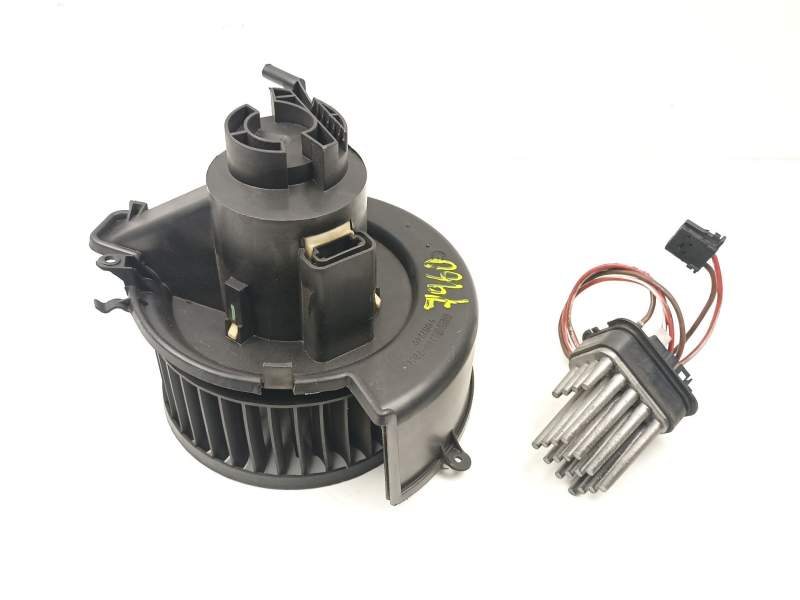 Recambio de motor calefaccion para opel zafira a monospace referencia OEM IAM 13159913  