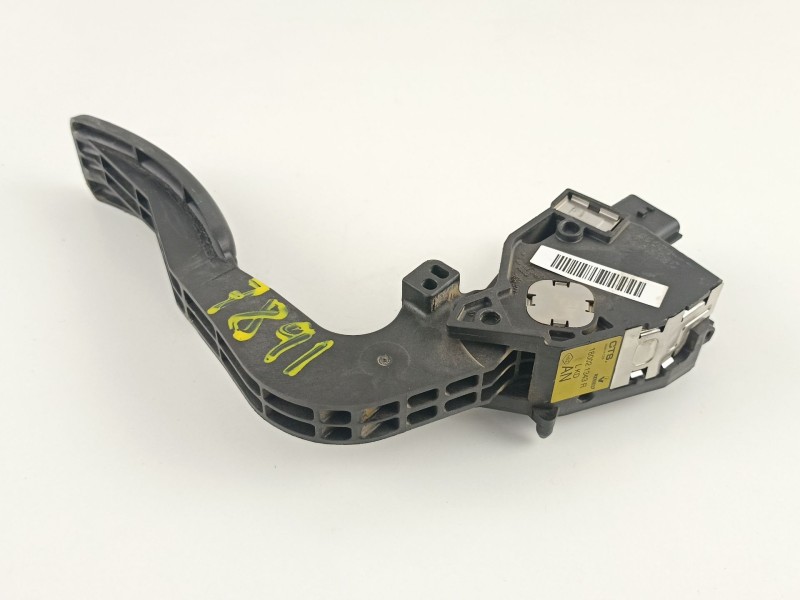 Recambio de potenciometro aceleracion para dacia dokker ambiance referencia OEM IAM 180021343R  