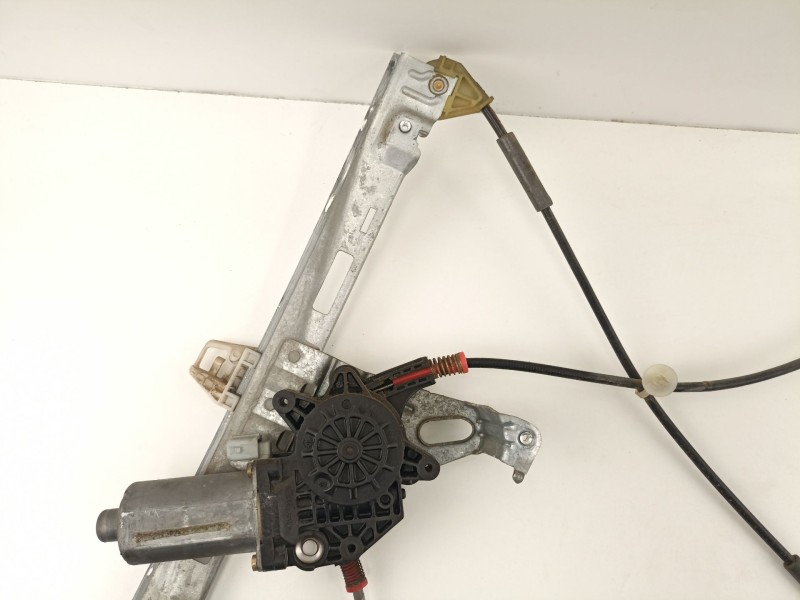 Recambio de elevalunas delantero derecho para peugeot 206 berlina xr referencia OEM IAM 9626090880  