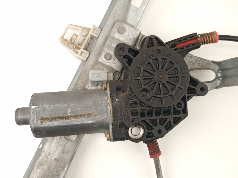 Recambio de elevalunas delantero derecho para peugeot 206 berlina xr referencia OEM IAM 9626090880  