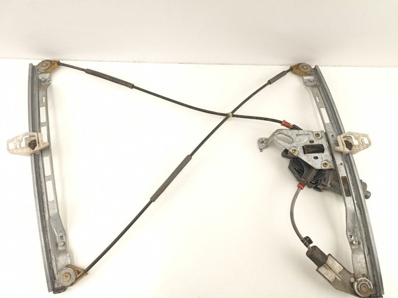 Recambio de elevalunas delantero derecho para peugeot 206 berlina xr referencia OEM IAM 9626090880  