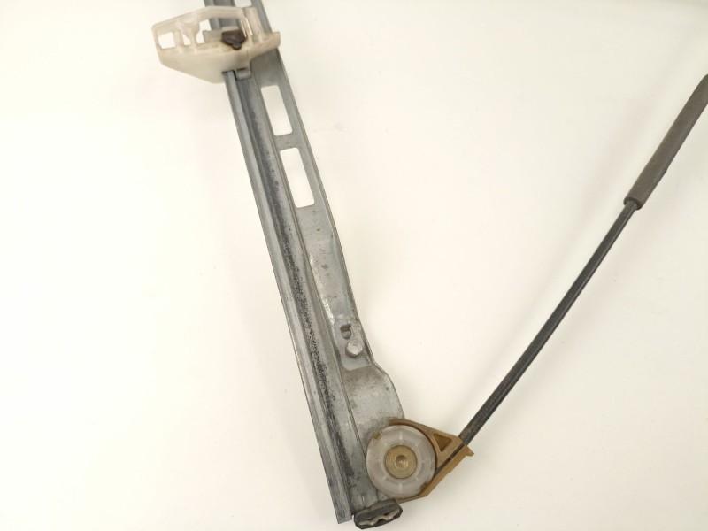 Recambio de elevalunas delantero derecho para peugeot 206 berlina xr referencia OEM IAM 9626090880  