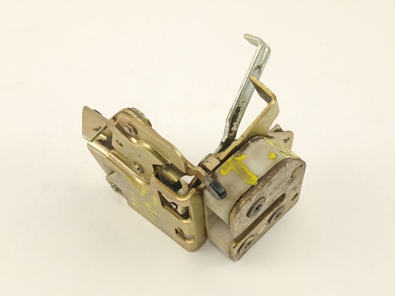 Recambio de cerradura puerta trasera derecha para renault 9 (l42_) 1.4 (l422, l42c) referencia OEM IAM 7700757790  