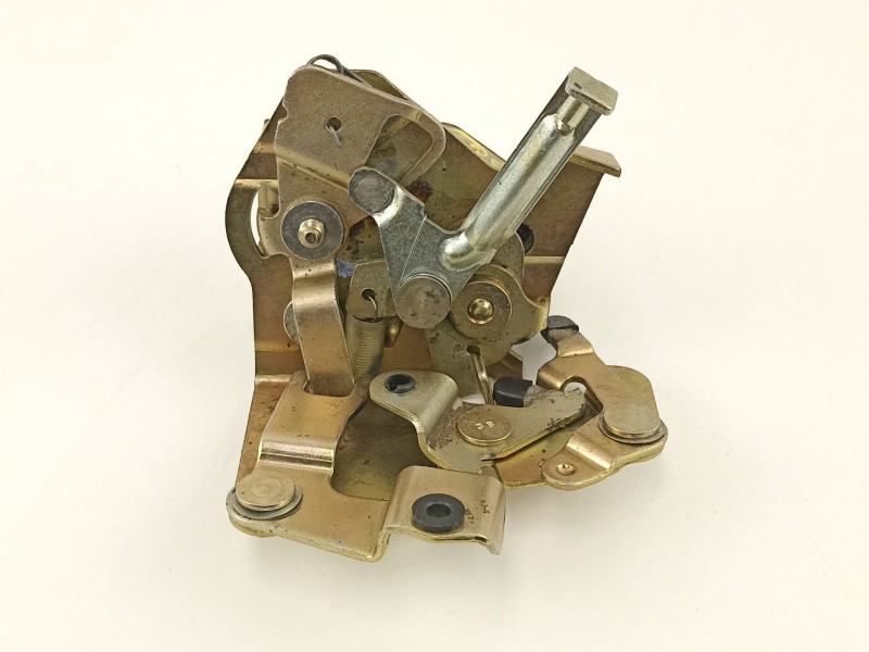 Recambio de cerradura puerta trasera derecha para renault 9 (l42_) 1.4 (l422, l42c) referencia OEM IAM 7700757790  