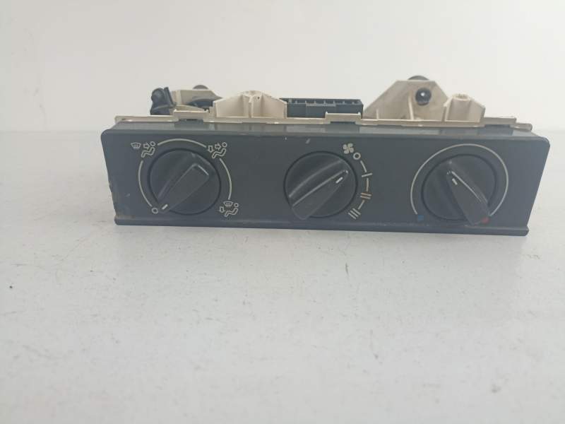 Recambio de mandos calefaccion aire para skoda felicia 1.9 d referencia OEM IAM 6U0819045  