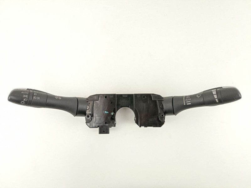 Recambio de mando luces y limpias para infiniti g37 sedan v36 n02 referencia OEM IAM 255601ND0A  