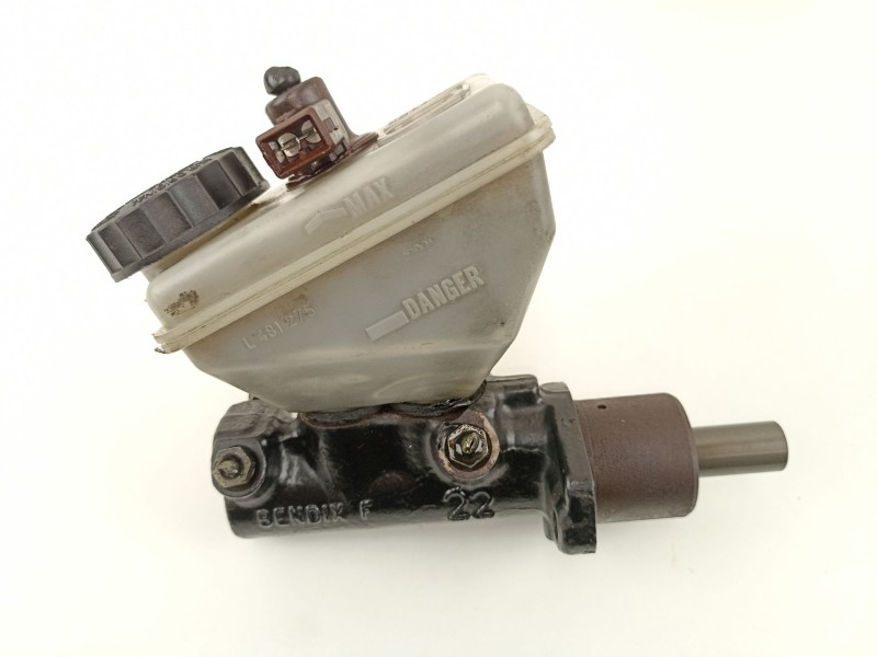 Recambio de bomba de freno para peugeot 605 1.9 d 12v referencia OEM IAM 4601E3  