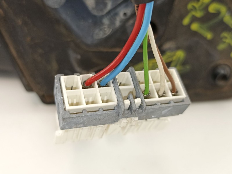 Recambio de retrovisor izquierdo para peugeot 406 2.0 hdi referencia OEM IAM 96503398  