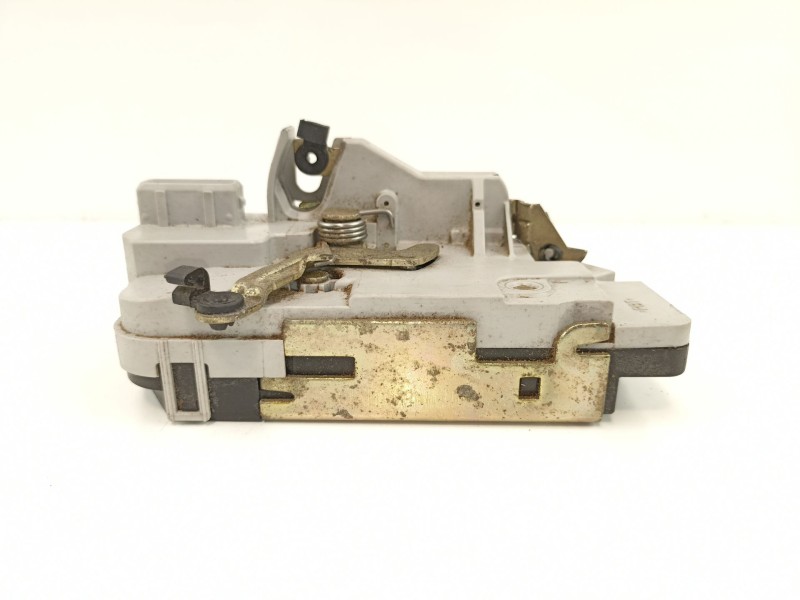 Recambio de cerradura puerta trasera derecha para peugeot 406 2.0 hdi referencia OEM IAM 913870  