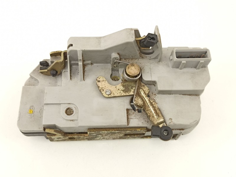 Recambio de cerradura puerta trasera izquierda para peugeot 406 2.0 hdi referencia OEM IAM 913758  