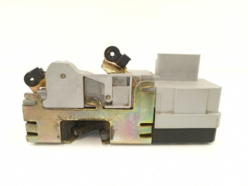 Recambio de cerradura puerta delantera derecha para peugeot 406 2.0 hdi referencia OEM IAM 9136J6  