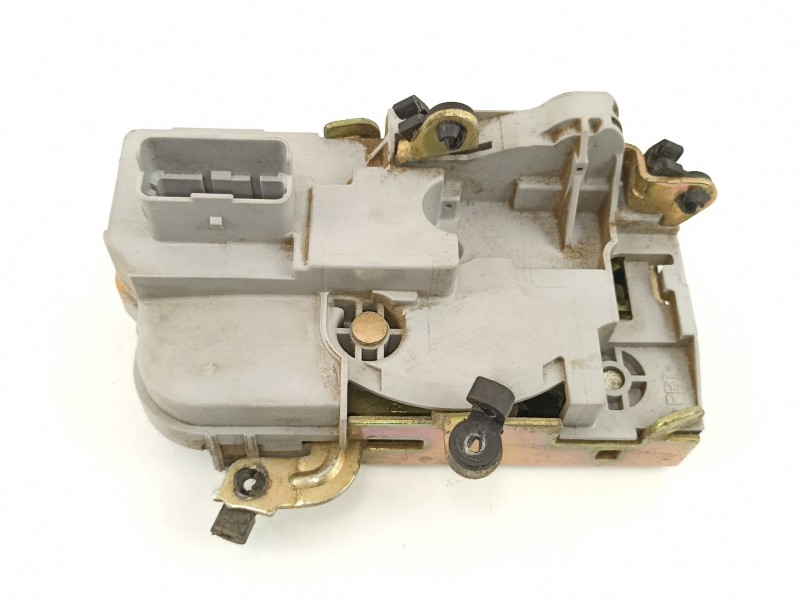 Recambio de cerradura puerta delantera derecha para peugeot 406 2.0 hdi referencia OEM IAM 9136J6  