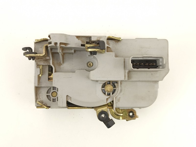 Recambio de cerradura puerta delantera izquierda para peugeot 406 2.0 hdi referencia OEM IAM 9135H8  