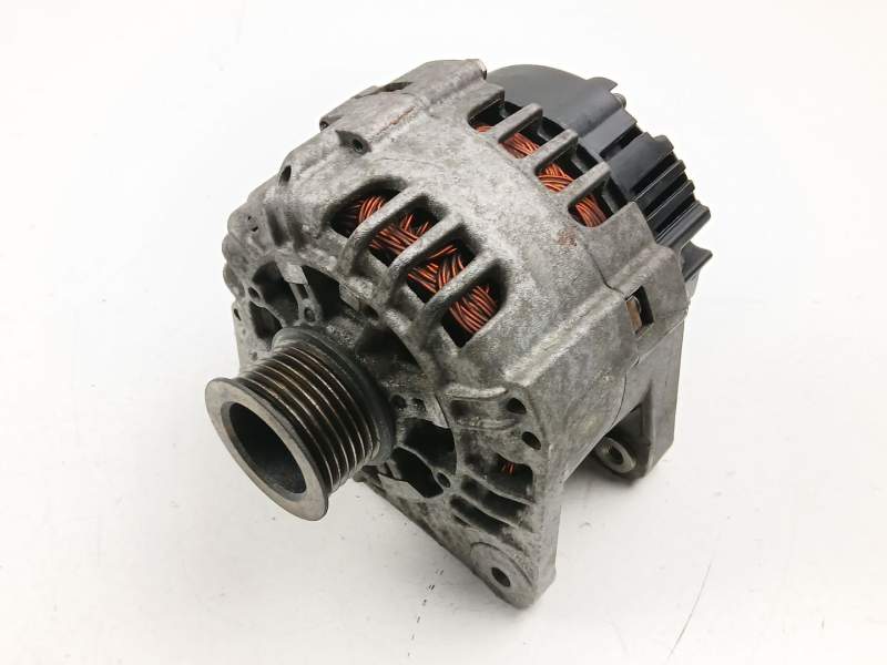 Recambio de alternador para nissan primera 1.9 d referencia OEM IAM 8200495305 SG12B098 