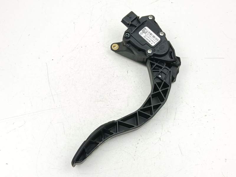 Recambio de potenciometro aceleracion para renault captur ii (hf_) tce 130 (hfmf) referencia OEM IAM 180100879R 6PV01290205 