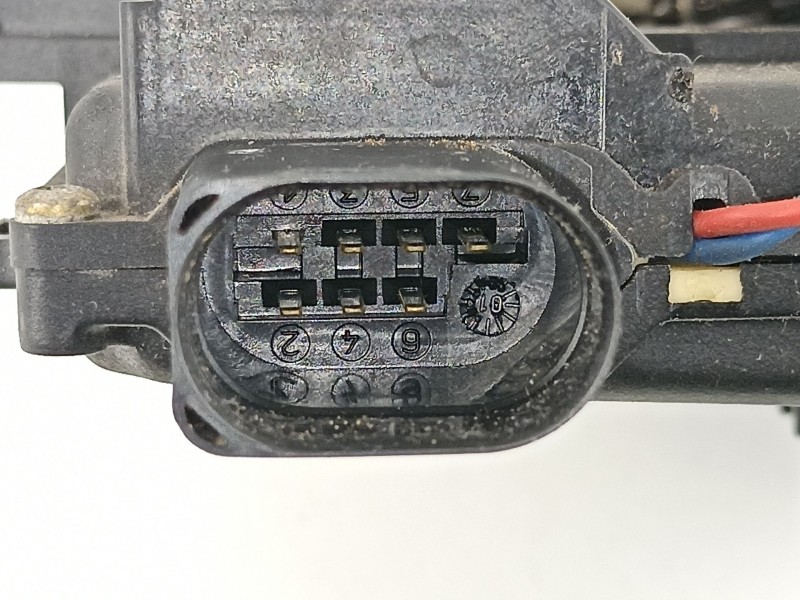 Recambio de cerradura puerta trasera derecha para audi a4 avant (8e) 1.8 20v turbo referencia OEM IAM 4B0839016D  