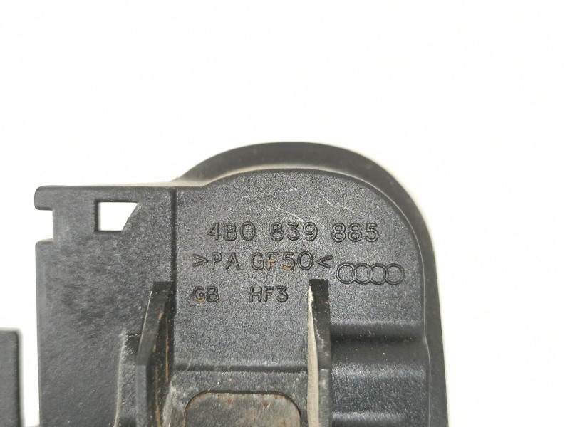 Recambio de manilla trasera izquierda para audi a4 avant (8e) 1.8 20v turbo referencia OEM IAM 4B0839885  