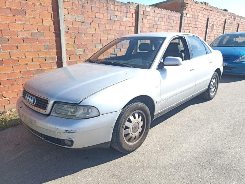 AUDI A4 AVANT (B5)