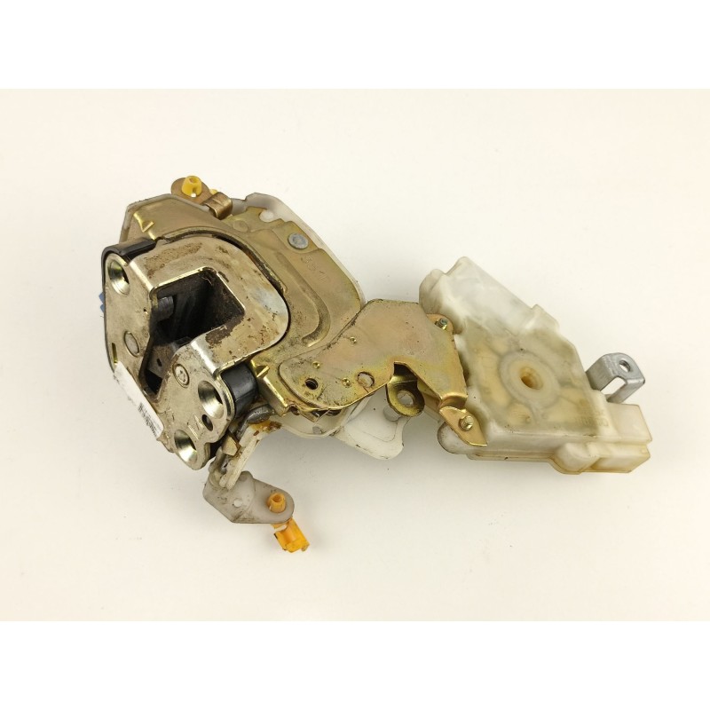 Recambio de cerradura puerta delantera izquierda para nissan terrano/terrano.ii (r20) aventura referencia OEM IAM 805010F415 89A