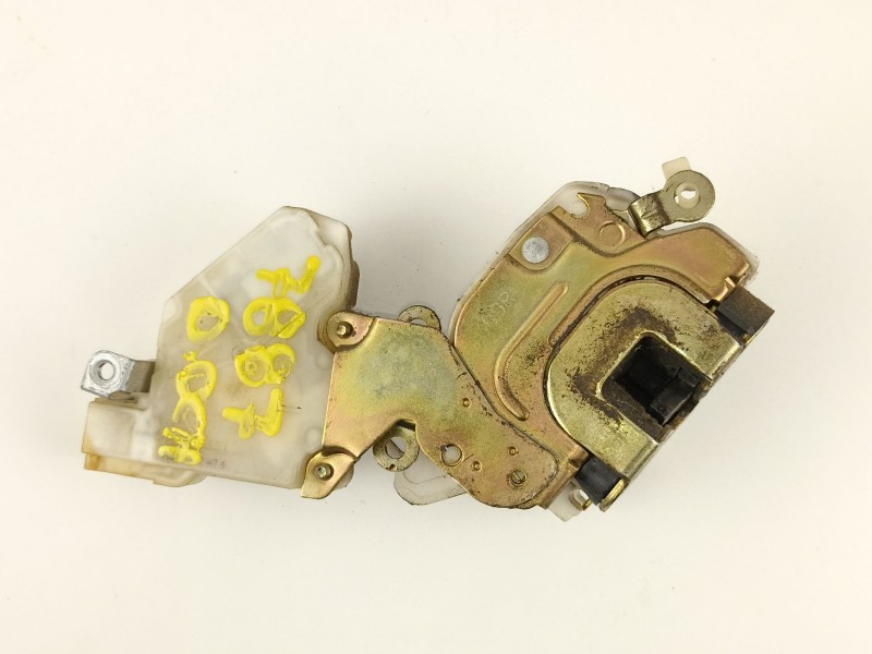 Recambio de cerradura puerta delantera derecha para nissan terrano/terrano.ii (r20) aventura referencia OEM IAM 805000X000 89A54