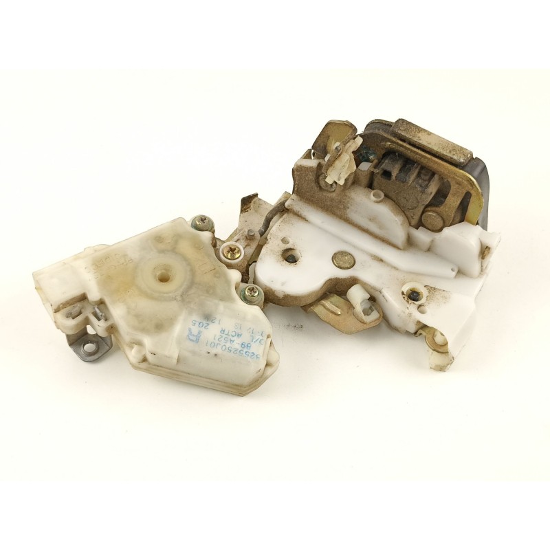 Recambio de cerradura puerta trasera derecha para nissan terrano/terrano.ii (r20) aventura referencia OEM IAM 825020F615 8255250